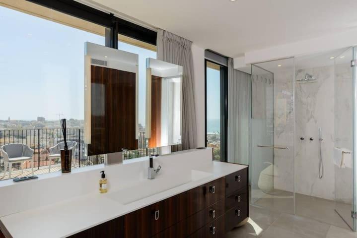 Luxurious 5br Penthouse With Sea View By Holyguest Apartamento *